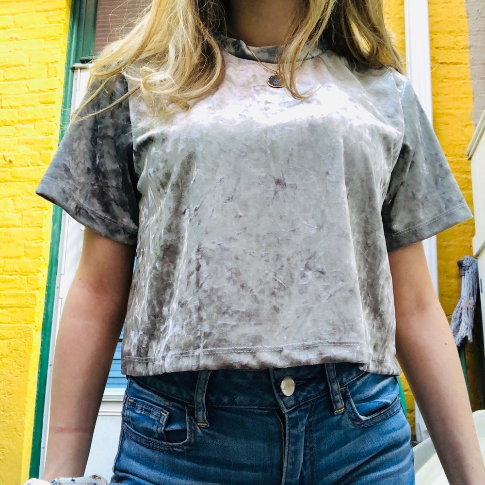 Fashionable American Eagle Metallic top